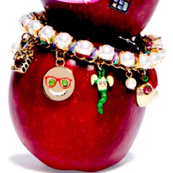 New Betsey Johnson CHARM SCHOOL CHARM BRACELET - Picture 6 of 9